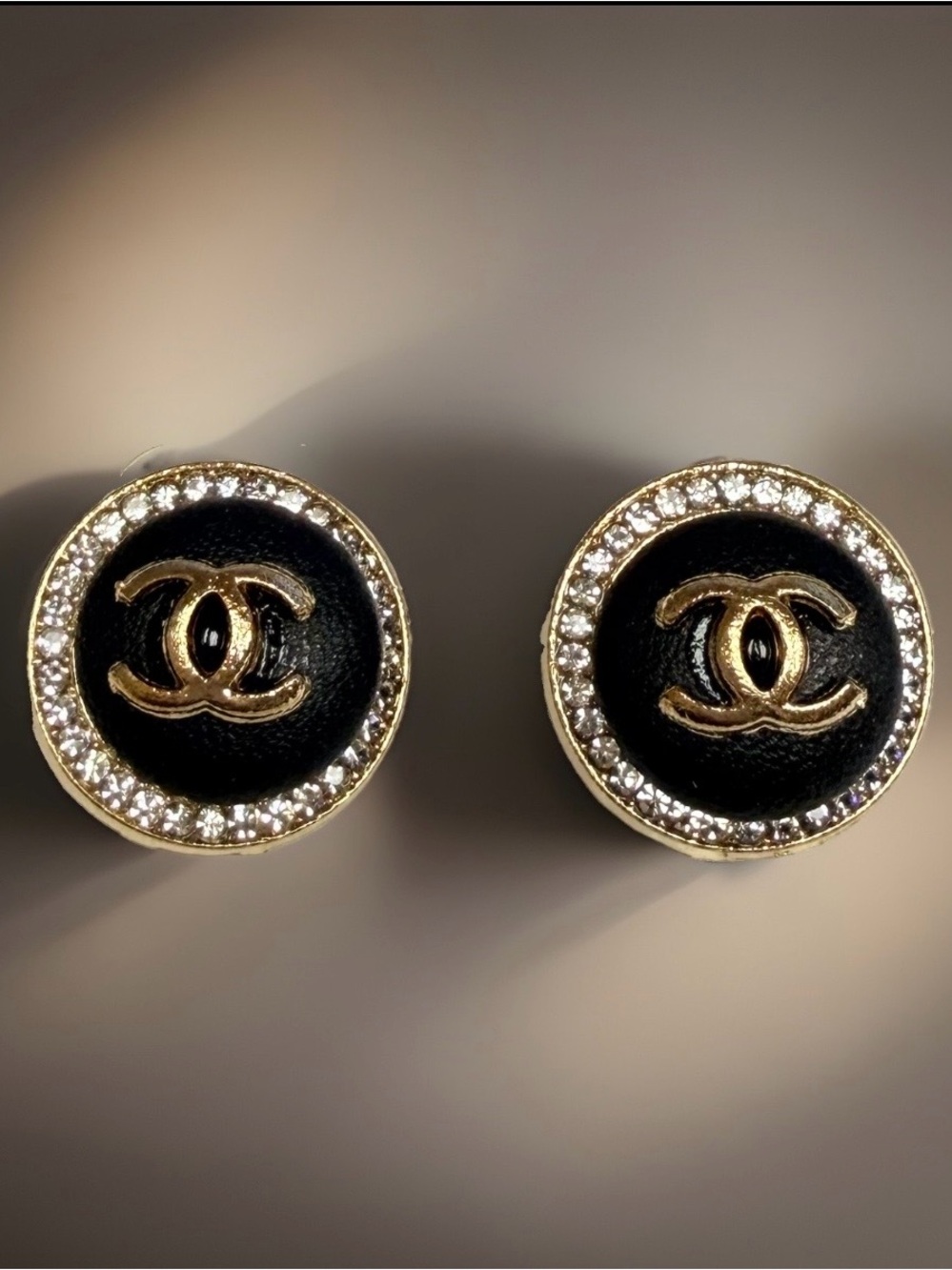 Gorgeous must have stud glamour earrings